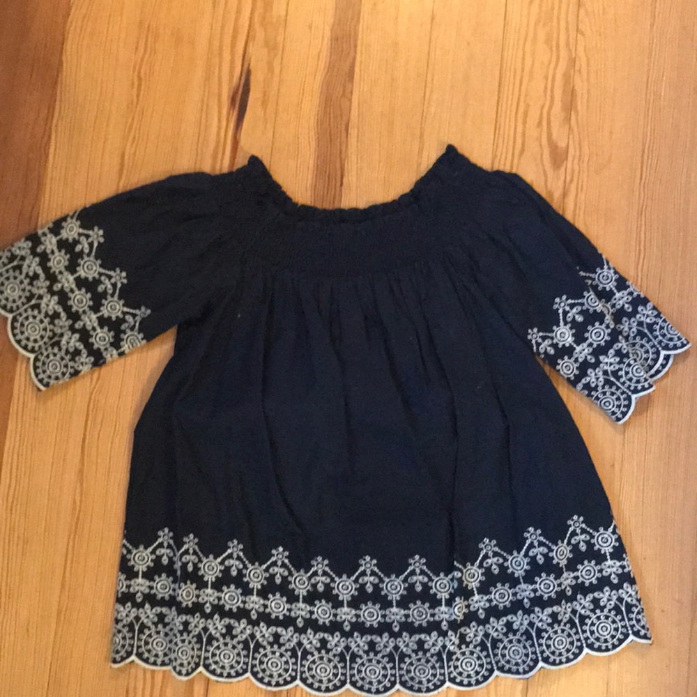 Abercrombie and Fitch off the shoulder top
